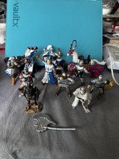 Assortment of 10x Knights and