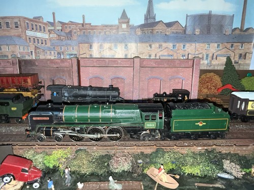 Hornby r552 project - r552, gauge