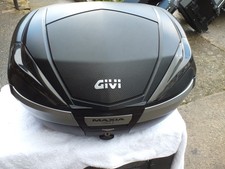 Givi V56 top box in very good