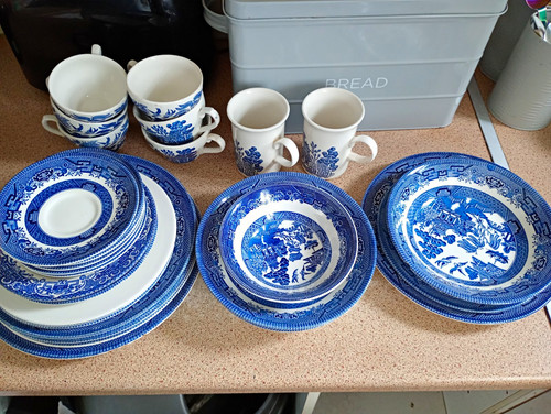 Churchill england blue white - churchill,