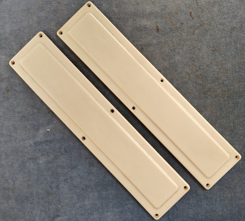 Pair reclaimed light cream - of,