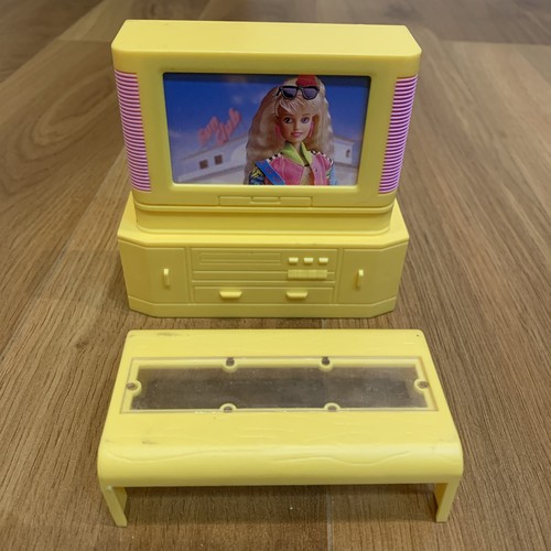 Sindy doll cabinet - tv,