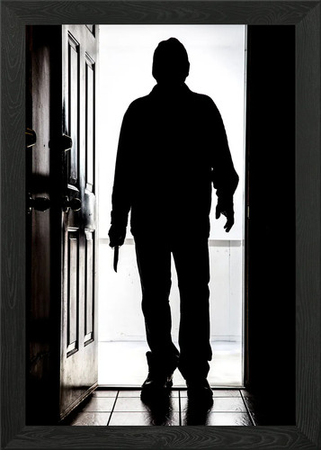 Intruder with buck knife - with,