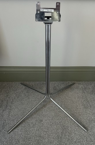 Genuine loewe floor - genuine, stand