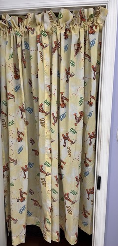 Vintage winnie the - pooh, yellow