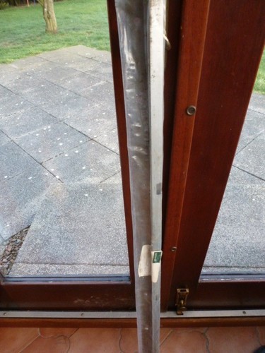 Jaguar retention strip for xjs - jaguar,