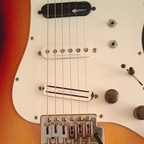 Squier strat sunburst solid - squier,
