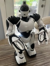 2005 Robosapien V2 Mini Robot untested