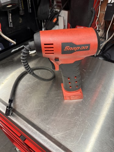 Snap battery tyre inflator - on,