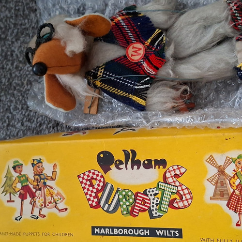 Marlborough wilts cloth puppet - marlborough,