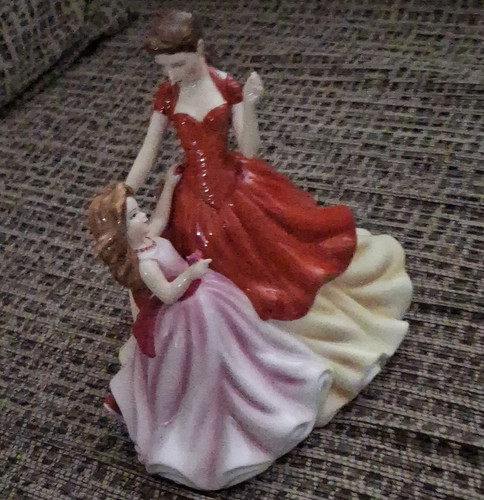 Royal doulton pretty ladies - royal,