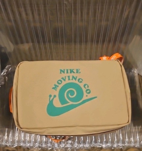 Nike moving shoe box - co,
