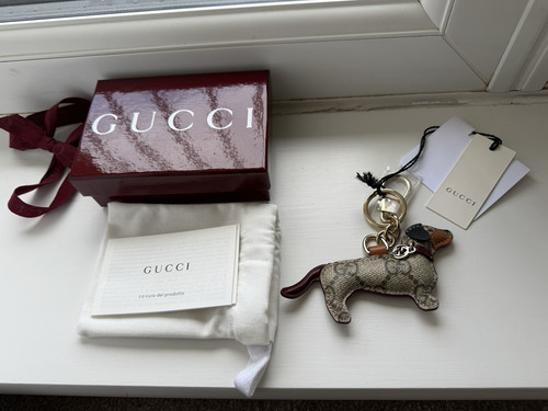 Gucci logo dog charm - gucci,