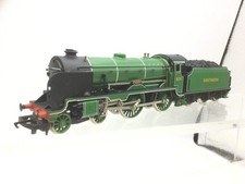 Hornby R380 OO Gauge SR Green