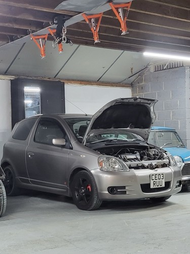Toyota yaris sport - toyota,