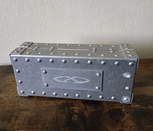 Oakley metal vault case - x-metal,