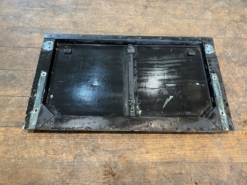 Land rover defender - rover, tailgate