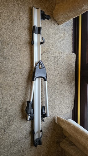 Thule lockable roof bike - lockable,