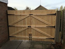 WOODEN DRIVEWAY GATES HEAVY
