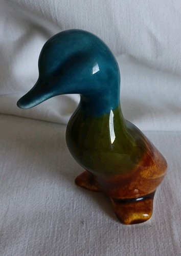 Lovely vintage wellow pottery - wellow,