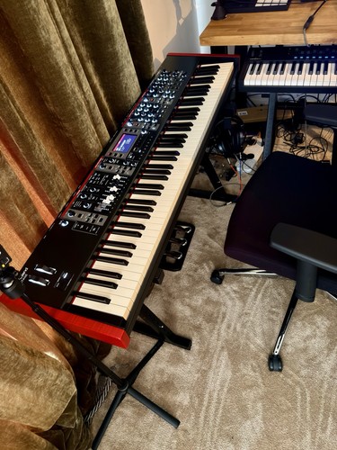 Roland stage 88 - v-stage,