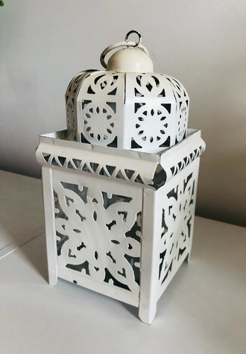 Vintage style white metal - white,