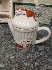 Wade Whimsical Teapot. Feline