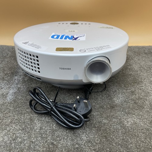 Toshiba tlp et1b - toshiba, projector