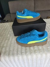 PUMA Women size 4 Rhianna