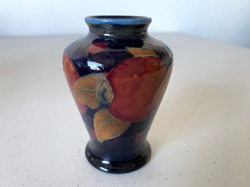William moorcroft pomegranate - moorcroft,