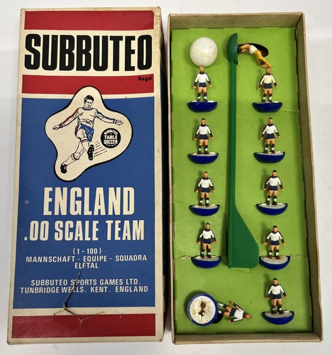 Subbuteo heavyweight team - hw,