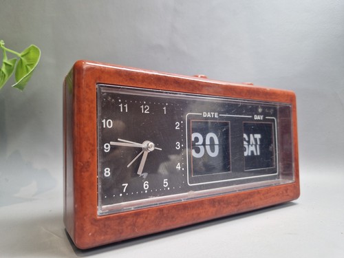 Brick red brown orange - red,