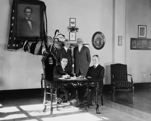 Henry ford motor company - ford,