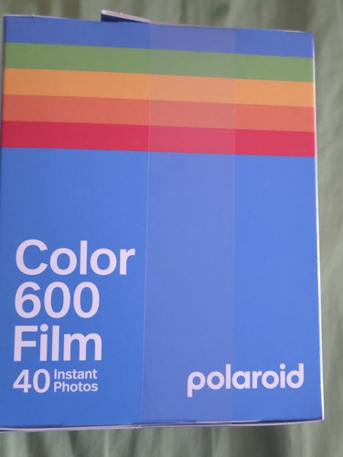 Polaroid 600 colour instant - colour,