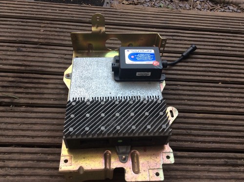 Bmw e39 amplifier boot mounted - e39,