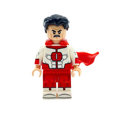Omni-Man Mini Figure Hard Cape