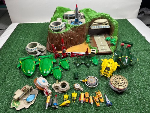 Thunderbirds tracy island - thunderbirds, job