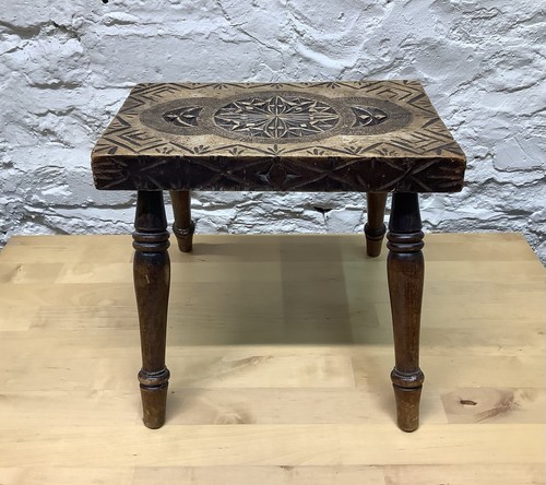 Vintage small carved wooden - vintage,
