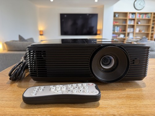 Optoma hd143x 200 lumens - 3,200,