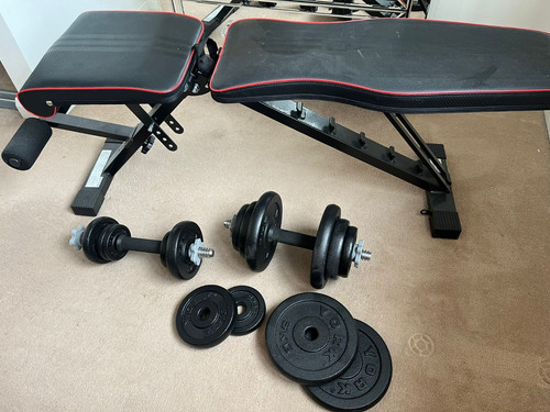 Dumbbell weights and bench set