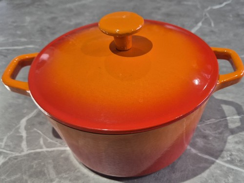 Vintage round casserole - round, dish