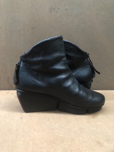 Trippen black calfskin leather - black,