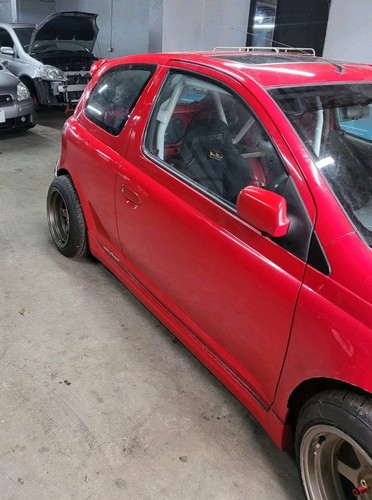 Toyota yaris breaking vitz - yaris, 1.5