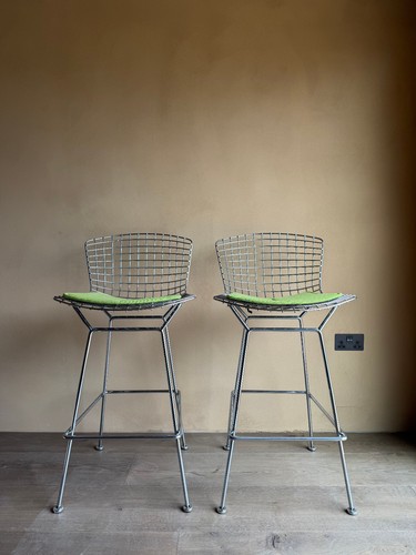 Authentic pair knoll - of,