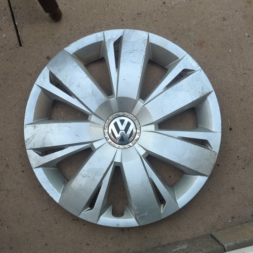 Passat 16 wheel trim - -,