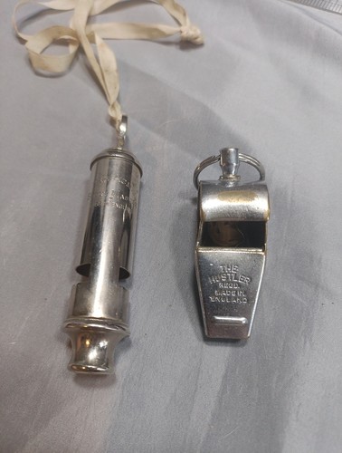 Lot vintage whistles the - whistles,