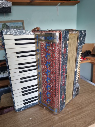 Alvari vintage accordion - alvari,