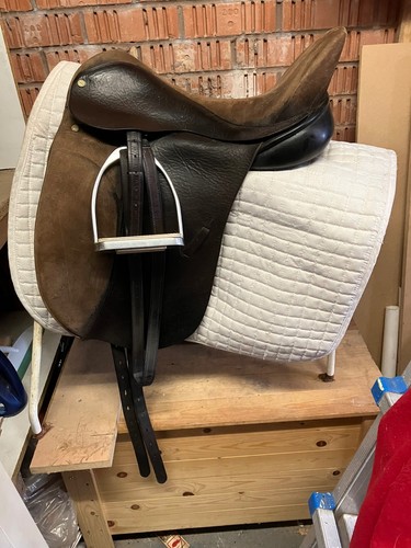 Albion dressage saddle - , 18”