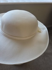 Cream Kangol Vintage  ladies