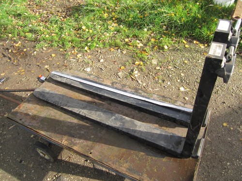 Fork lift pallet - lift,